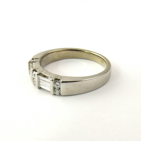 Vintage 14 Karat White Gold Diamond Wedding Band Size 6 #4705 - Picture 2 of 10